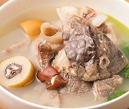 【青橄榄猪肺汤】四月必喝良汤，生津止咳有方！的做法