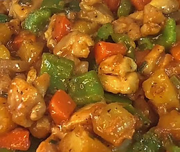 土豆和鸡腿的美味组合三丁炒鸡腿肉吃起来的做法