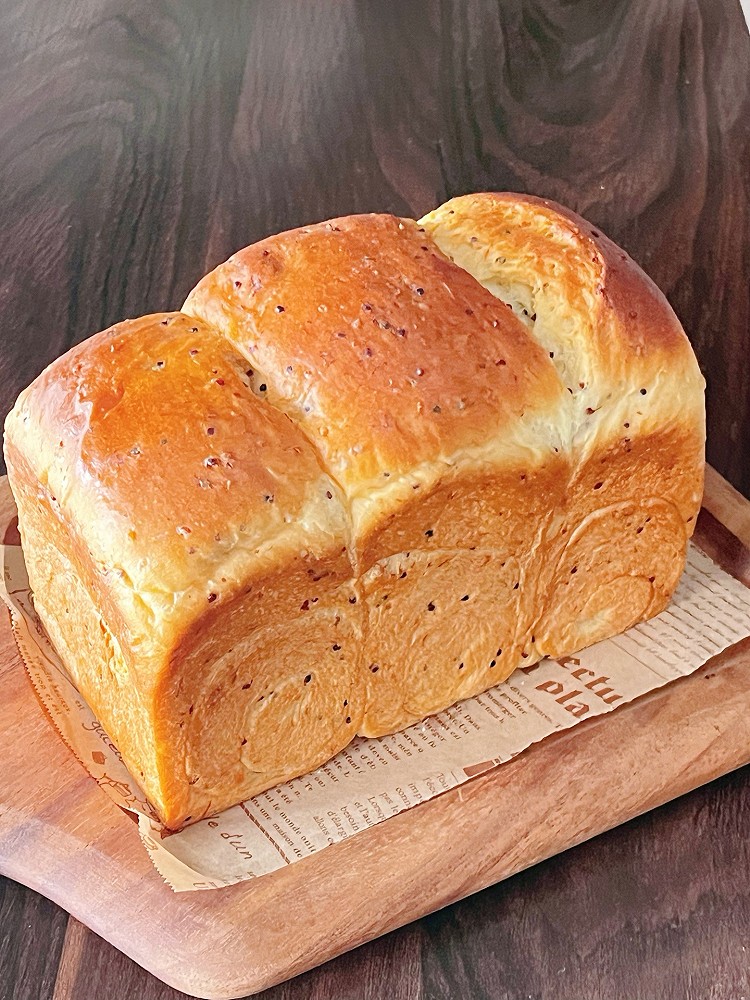 三色藜麦牛奶吐司面包的做法