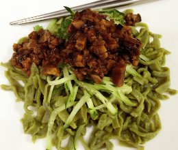香菇肉酱打卤面（菠菜汁面）的做法