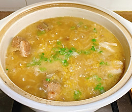 五花肉酸菜排骨的做法