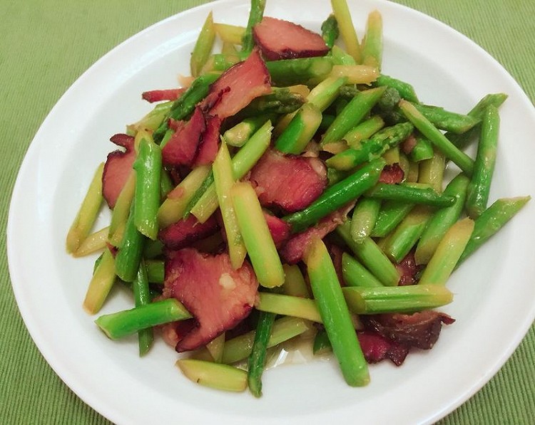 芦笋腊肉的做法