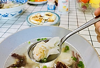 一口一只不过瘾的鲜掉眉毛的虾肉小馄饨的做法