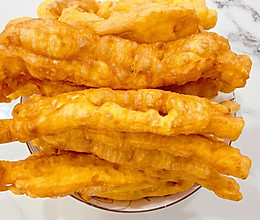 香酥油条，第一次在家制作，样子丑一点，味道杠杠的！的做法