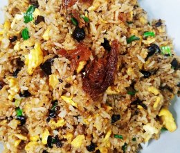豆豉鲮鱼炒饭的做法