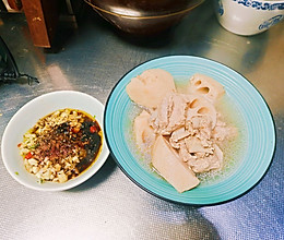 云南菜～骨头炖莲藕汤的做法