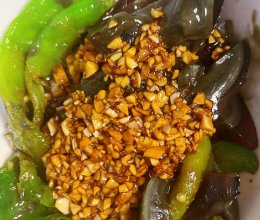 #舌尖上的乡村同款美食#擂辣椒皮蛋，湖南特色美食！的做法