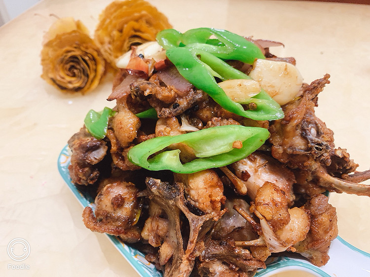干煸鸡架的做法