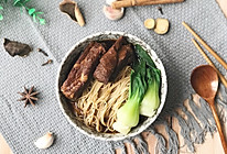 祛湿驱寒 补血滋阴 南洋风味肉骨茶面的做法