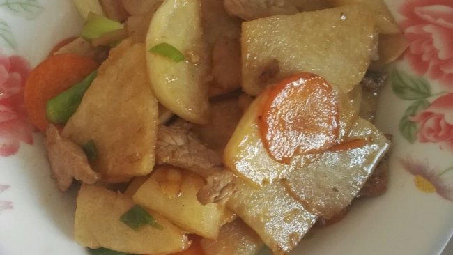 白地瓜炒肉片的做法