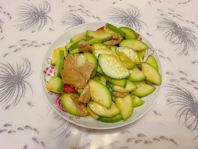 西葫芦炒肉的做法