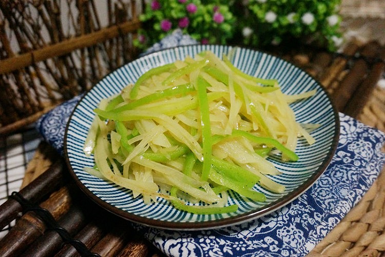 尖椒土豆丝的做法