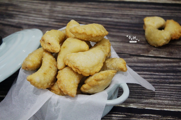 酥脆油角的做法