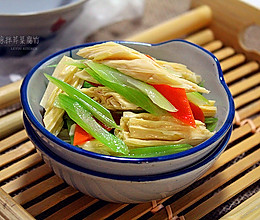 【凉拌芹菜腐竹】炎炎夏日的爽口小菜的做法