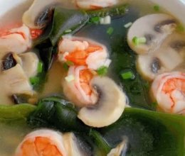 海带蘑菇虾仁汤的做法