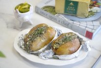 #奈特兰草饲营养美味#蒜香黄油培根芝士烤土豆的做法
