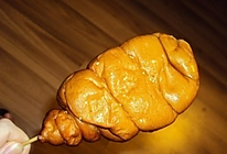 不用烤箱：怀旧鸡腿面包/80后火腿肠油炸面包的做法