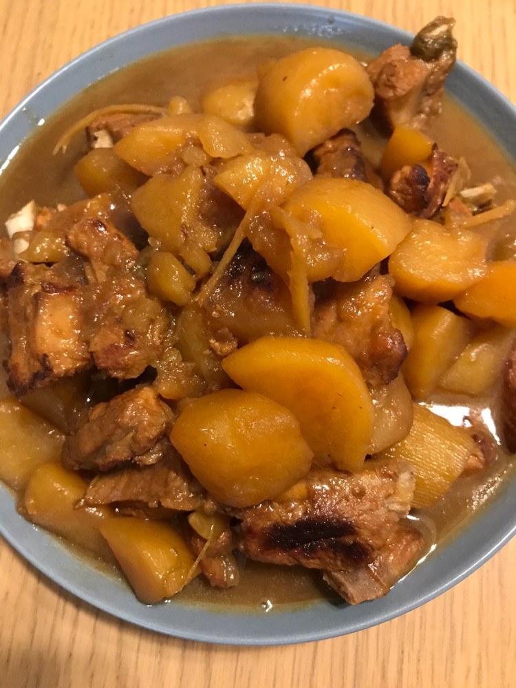 红烧排骨土豆的做法