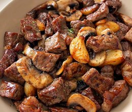 黑椒牛排粒炒口蘑的做法