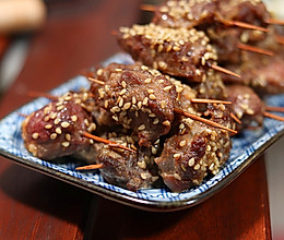 #暖冬酱在手，嗨吃部队锅# 追剧必备的健康小零食--牙签牛肉的做法
