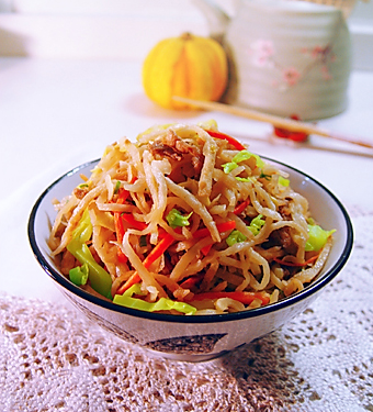 家常肉炒饼的做法