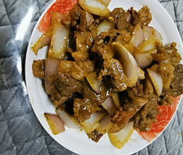 孜然洋葱炒羊肉的做法