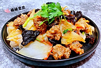 #我心中的冬日限定#白菜胡萝卜木耳炒肉丸的做法
