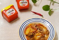 #暖冬酱在手，嗨吃部队锅#辣白菜肥牛炒年糕的做法