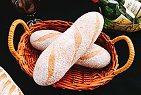 干红葡萄酒黑全麦面包