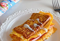 煎鸡蛋火腿肠三明治的做法