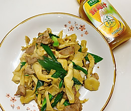 #年在一起 鲜才够味#肉炒榆黄蘑的做法