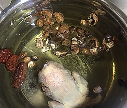 松茸老鸽子汤的做法