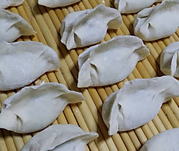 韭菜肉馅水饺的做法