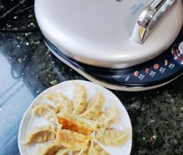 #利仁小钢人电饼铛#香煎牛肉锅贴的做法