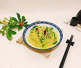 家常青椒土豆丝的做法