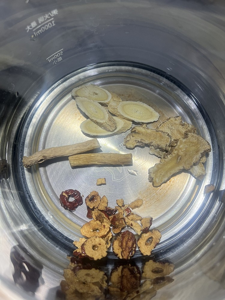 党参黄芪苹果水的做法
