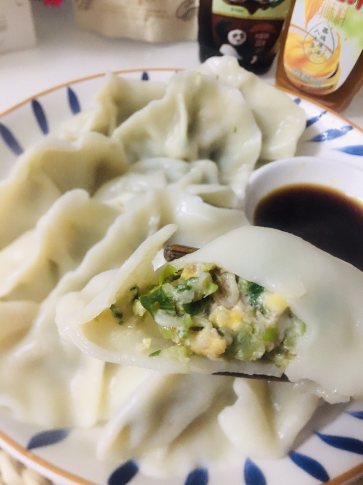 芹菜猪肉饺子的做法