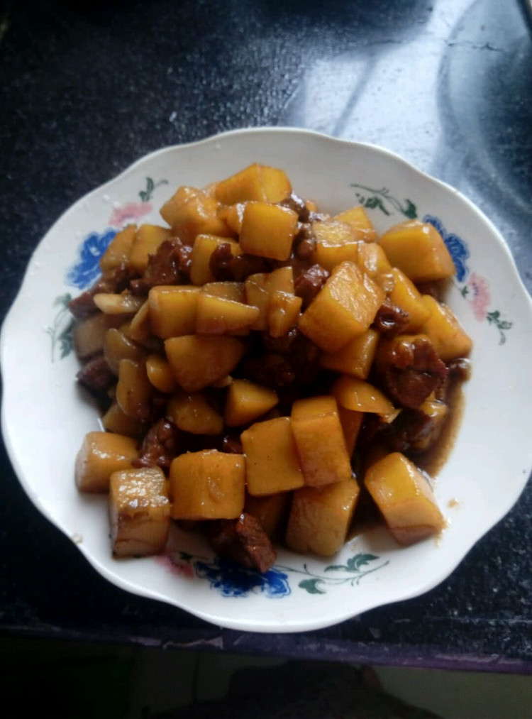 红烧里脊炖土豆的做法