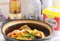 #暖冬酱在手,嗨吃部队锅#砂锅火腿豆腐煲的做法