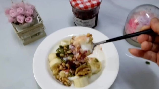 #蓓妮妈妈美味#蓓妮妈妈果酱伴香蕉酸奶谷果坚果的做法