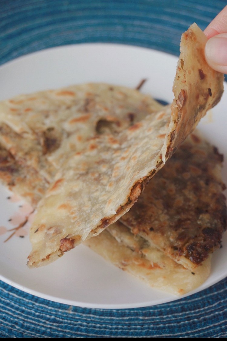 酥脆梅干菜饼的做法