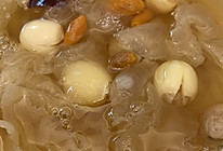莲子桂圆银耳糖水的做法