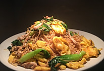 青菜肉丝鸡蛋炒粉干的做法