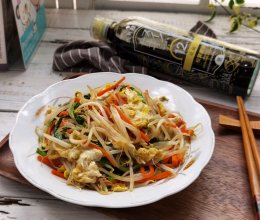 #素食主义#豆芽炒鸡蛋／豆芽这么炒，比肉还好吃哦‼️的做法