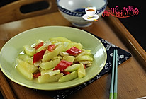 红椒炒青南瓜#樱花味道#的做法