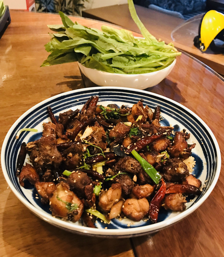 油而不腻炒辣子鸡的做法