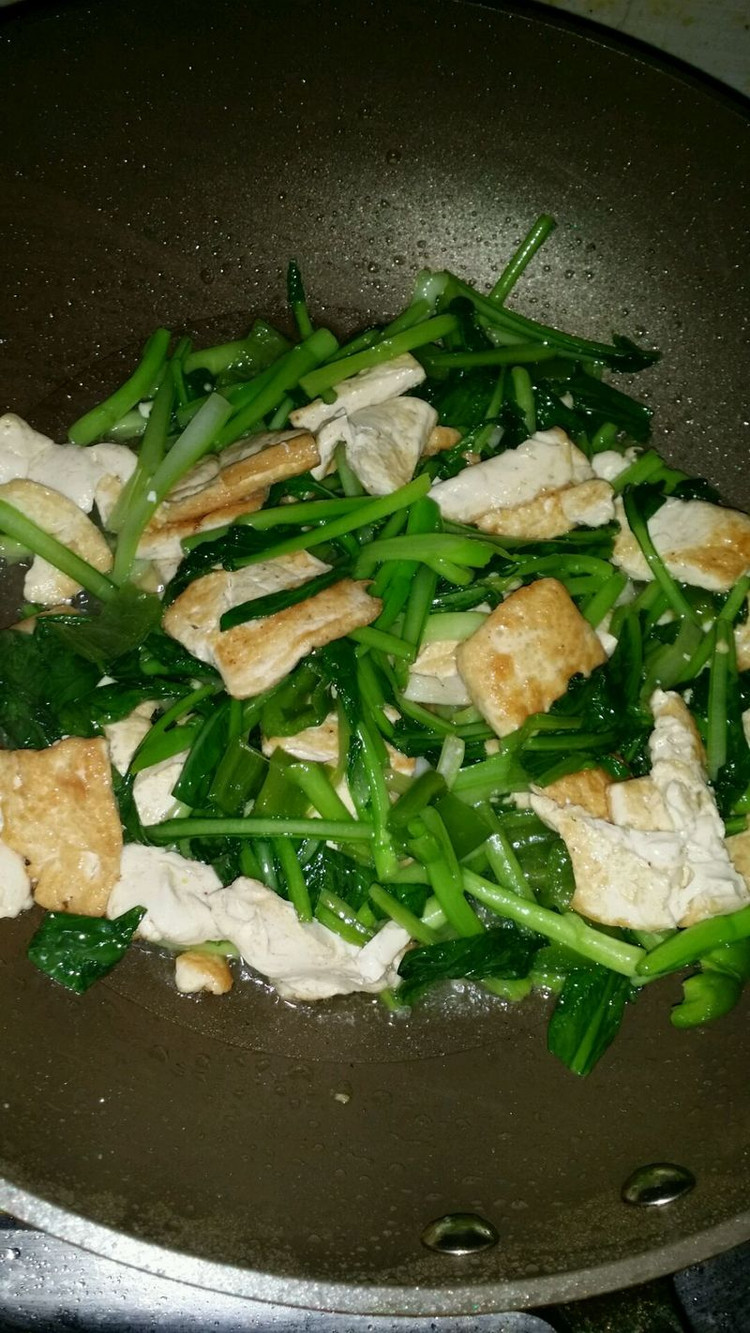 豆腐炒青菜的做法
