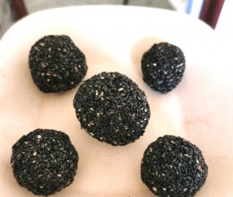 秃头少女都去给我做这个芝麻球的做法