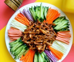 京酱肉丝蔬菜卷饼的做法