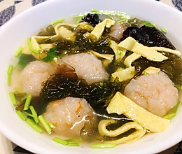 #我们约饭吧#虾滑蛋皮紫菜汤的做法